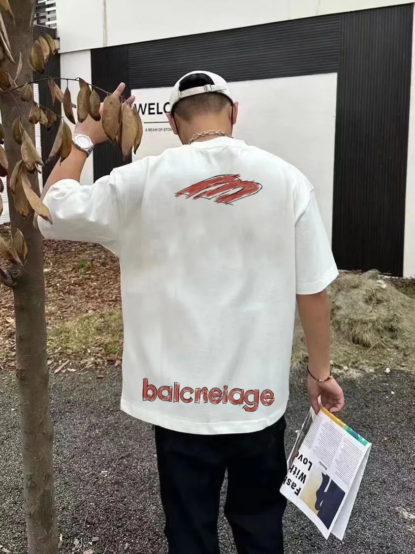 P80✨🔥 BALENCIAGA Paris lettering printed short-sleeved T-shirt. Custom-woven and dyed 300 grams of combed cotton heavyweight fabric. Zero color difference in threads. Perfect details. Different from the current currency version. Welcome to compare. Same Style for men and women. Must-sell in the picture above. Color: White Black Size: 1 2 3 4
